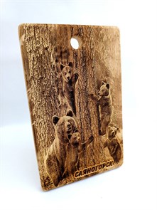 Доска  Кедр 28,5*18см Саяногорск Медведица с медвежатами забираются на дерево